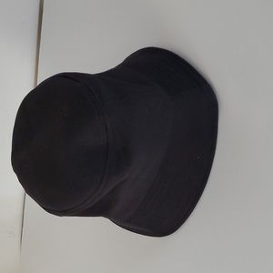 Black bucket hat